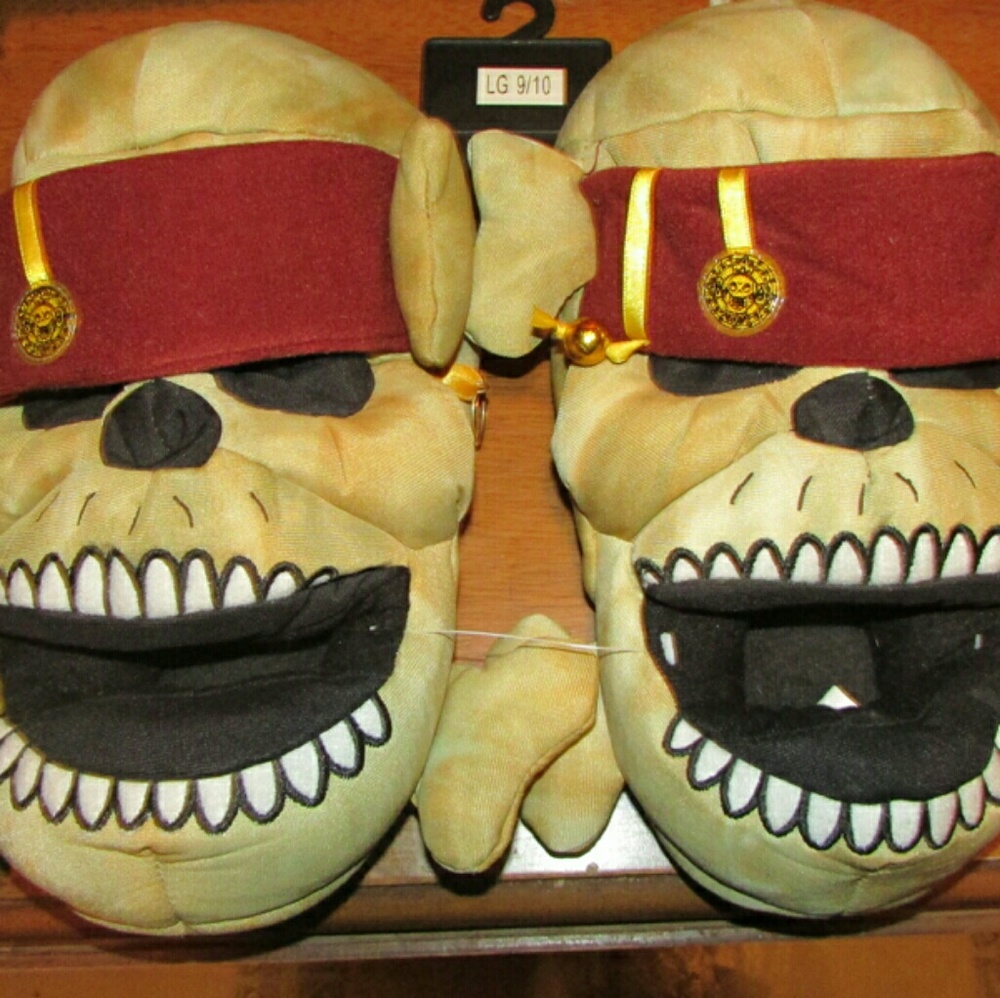 Official Pirates of the Caribbean slippers LG 9/10